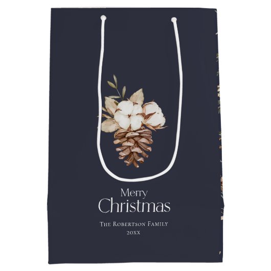 Elegante Winter Medium Gift Bag met Pinecones Medium Cadeauzakje (Achterkant)