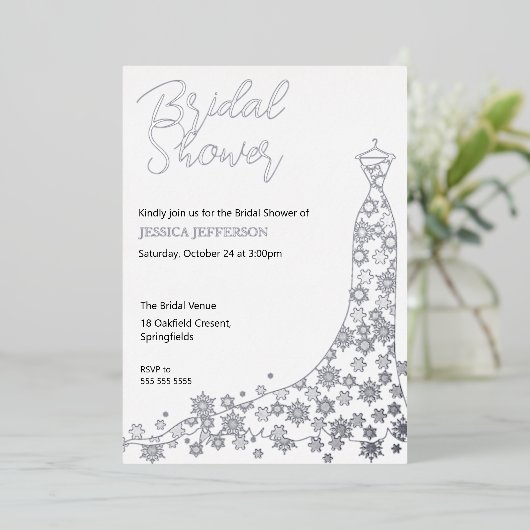 Elegante Winter Snowflakes Bruids Douche Uitnodigi Folie Uitnodiging (Staand Voorkant)