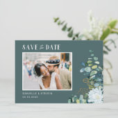 Elegante witte bloem eucalyptus foto bruiloft save the date (Staand voorkant)