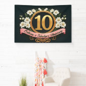 Elegante Witte Bloemen 10e Huwelijksjubileum Spandoek (Insitu)