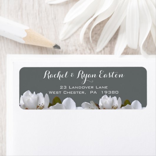 Elegante witte bloemen bruiloft retour adres label (Insitu)