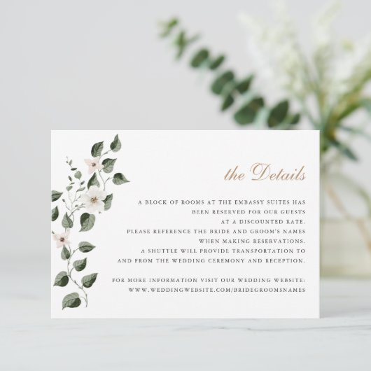 Elegante witte bloemen klimop groen wedding detail kaart (Staand voorkant)