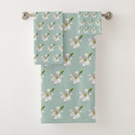 Elegante witte bloemen op Laurel Green Bad Handdoek (Insitu)