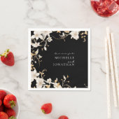 Elegante witte bloemen op zwart bruiloft bijbel ve servet (Insitu)