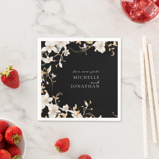 Elegante witte bloemen op zwart bruiloft bijbel ve servet (Insitu)