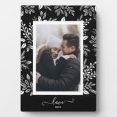 Elegante witte bloemen op zwart fotostatief met ea fotoplaat (voorkant)