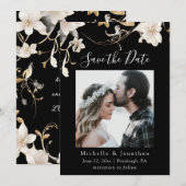 Elegante Witte Bloemen op Zwarte Foto Huwelijksbij Save The Date (Voorkant / Achterkant)