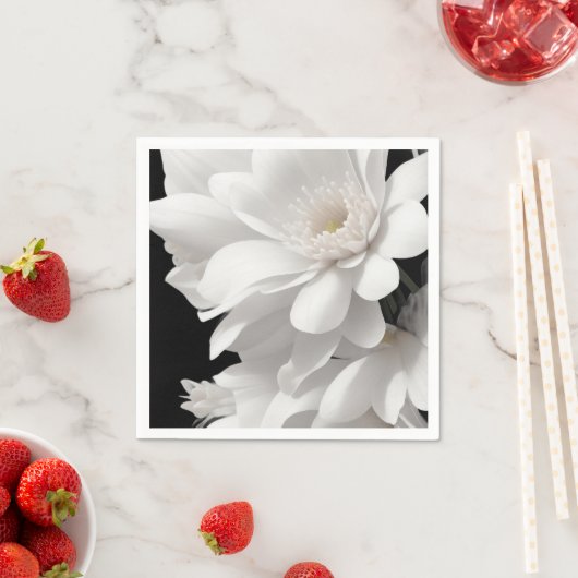 Elegante witte bloemen servetten van papier (Insitu)