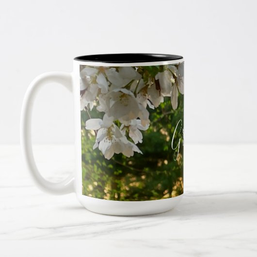 Elegante witte bloemenfoto zonsopgang pijnbomen tweekleurige koffiemok (Links)