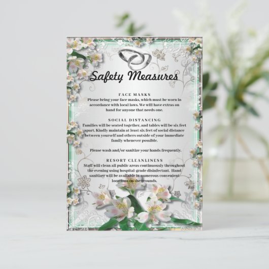 Elegante witte bloemige veiligheidsmaatregelen voo informatiekaartje (Staand voorkant)