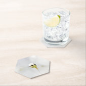 Elegante witte bloemknop papier coaster kartonnen onderzetters (Insitu)