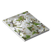 Elegante witte bloesems witte bloemen witte bloeme notitieblok (Schuin)