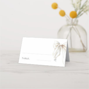 Elegante witte boog Vrijgezellenfeest tafel Plaatskaartje