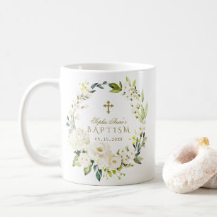 Elegante witte crème bloemen gouden kruis doop koffiemok