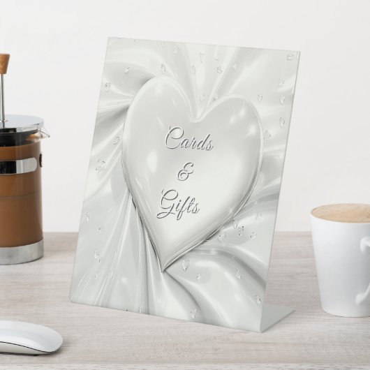 Elegante witte crème hart tafelblad tekenen reclamebord met voetstuk (Insitu)