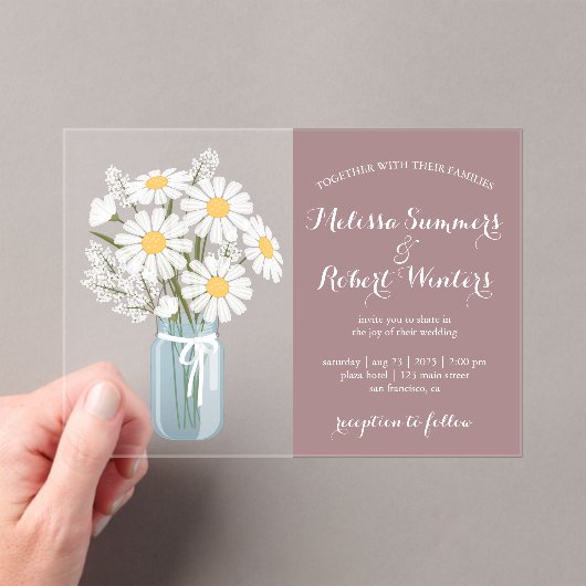 Elegante Witte Daisies Mason Jar Wedding Rosy Brow Acryl Uitnodigingen (Insitu (Draagbaar))