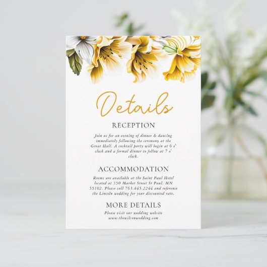 Elegante witte en gele bloemen bruiloft details informatiekaartje (Staand voorkant)