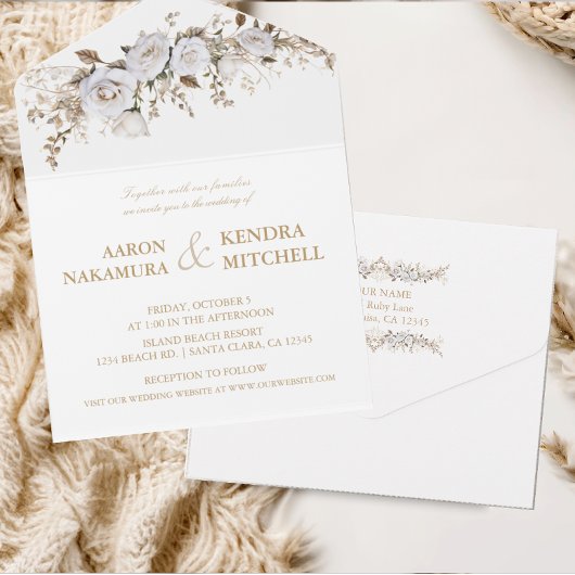 Elegante witte en gouden Rozen Crest bruiloft All In One Uitnodiging