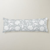 Elegante witte en grijze bloemdamast lichaamskussen (Voorkant)