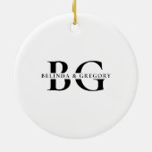 Elegante witte en zwarte monogram Initialen bruilo Keramisch Ornament (Achterkant)