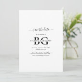 Elegante witte en zwarte monogram Initialen bruilo Save The Date (Staand voorkant)