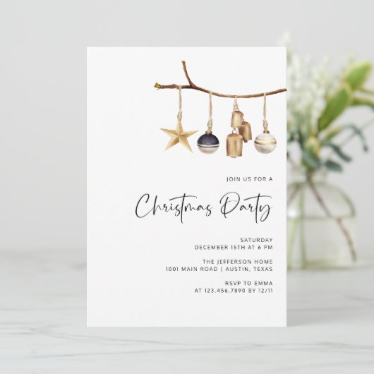 Elegante witte familie Kerstfeest uitnodiging (Staand voorkant)