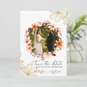 Elegante witte fotocollage bruiloft uitnodiging (Staand voorkant)