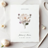 Elegante witte geperste bloem chic save the date