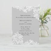 Elegante witte grijze kant bruiloft uitnodiging (Staand voorkant)