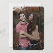 Elegante witte handgeschreven script trouwfoto aankondiging (Voorkant)