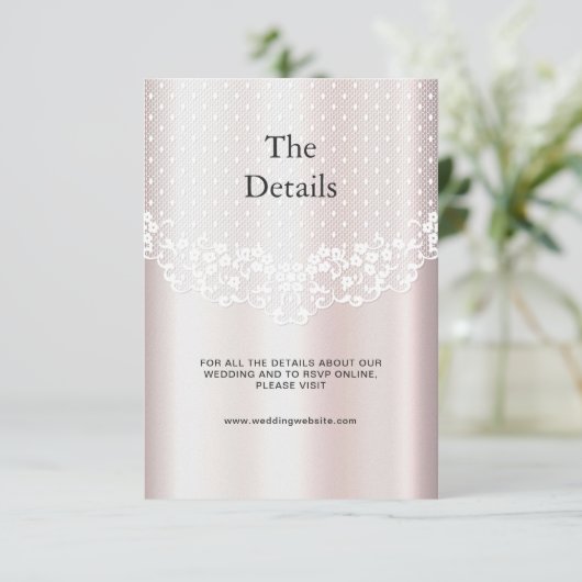 Elegante witte kant Bloemen Detail Behuizing Kaart (Staand voorkant)