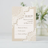 Elegante witte kant met parels bruiloft RSVP antwo (Staand voorkant)