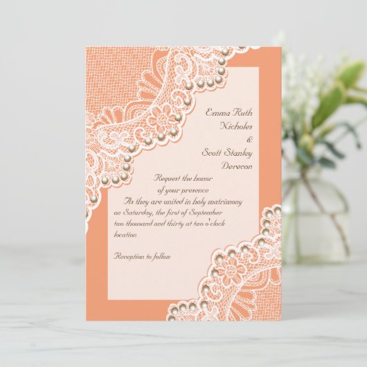 Elegante witte kant met parels koraal bruiloft kaart (Staand voorkant)