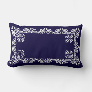 Elegante Witte Kant Vector op Navy Blauwe Kussen
