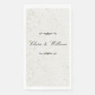 Elegante witte kanten parels bruiloft servetten op