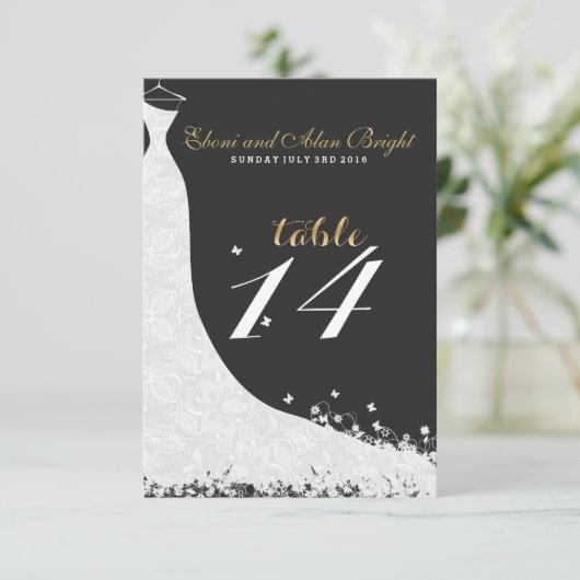 Elegante witte kanten trouwjurk Tafel 14 Kaart (Staand voorkant)