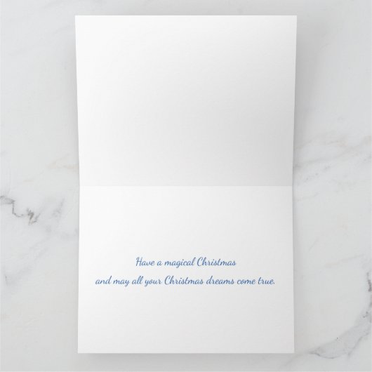 Elegante witte kat in een besneeuwd magisch rijk kaart (Binnen)