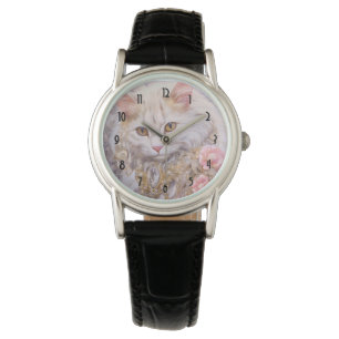 Elegante witte kat in goud en diamanten horloge