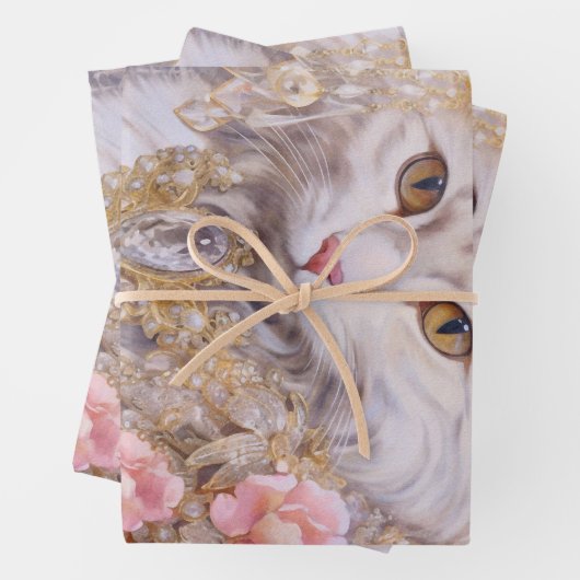 Elegante witte kat in goud en diamanten inpakpapier vel (In situ)