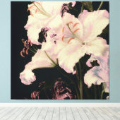 Elegante Witte Lelies op Zwarte Achtergrond Bloems Canvas Afdruk (Insitu (Houten vloer))