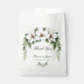Elegante Witte Magnolia Winter Wedding Pine Tree Bedankzakje (Voorkant)