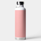 Elegante witte monogram & tekst op licht koraalroz waterfles (Rechts)