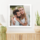 Elegante witte Mr en Mrs monogram foto trouwdag Canvas Afdruk<br><div class="desc">Elegante trouwdag monogram canvas wandkunst toont een foto van de bruid en bruidegom met witte tekstoverlay. Aangepaste tekst omvat "Meneer en Mevrouw" in modern kalligrafieschrift met aangepaste getrouwde achternaam en trouwdatum tekst in klassieke serif-lettertypen. Maakt een mooi aandenken trouwcadeau voor pasgetrouwden.</div>
