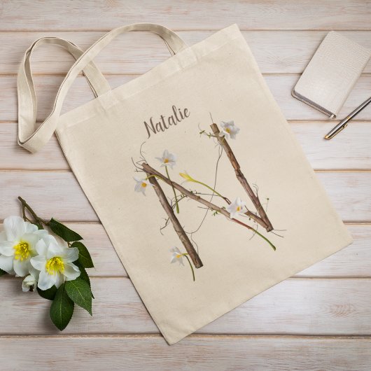 Elegante witte narcissen bloemenmonogram N Custom Tote Bag