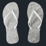 elegante witte neushoornparelkeelas teenslippers<br><div class="desc">elegant girale witte neushoorn mode accessoires . accessoires van de mode van de bridale kant.</div>