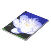 Elegante witte paarse blauwe bloemenpioen notitieblok (Linkerzijde)