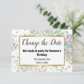ELEGANTE WITTE PASTEL SPOT WIJZIG DE DATUM RSVP KAARTJE (Staand voorkant)