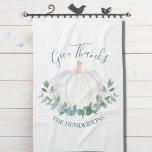 Elegante witte pompoen Thanksgiving Theedoek<br><div class="desc">Deze stijlvolle Thanksgiving keukenhanddoek is ingericht met een waterverf witte pompoen en eucalyptus in zachte tinten groen. Er staat "Geef Bedankt" in stijlvolle scripttypografie. Gemakkelijk aan te passen. Maakt een geweldig gastvrouw cadeau. Originele Waterverf © Michele Davies.</div>