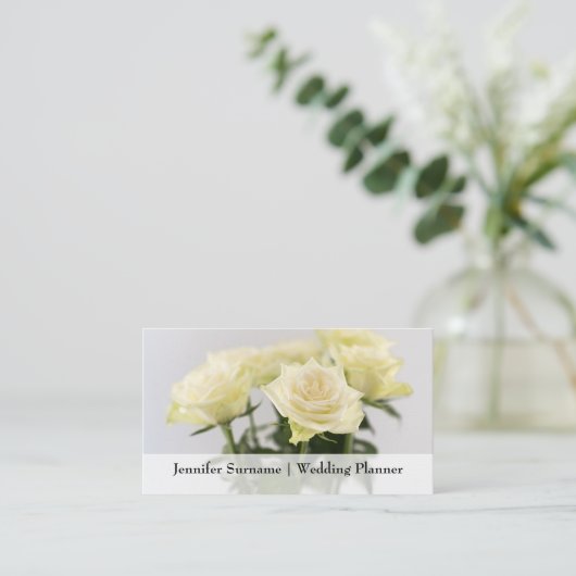Elegante Witte Rose Bloemen Klassieke Wedding Plan Visitekaartje (Staand voorkant)