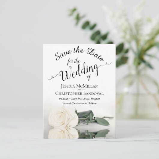 Elegante witte Rose bruiloft Save the Date Aankondigingskaart (Staand voorkant)